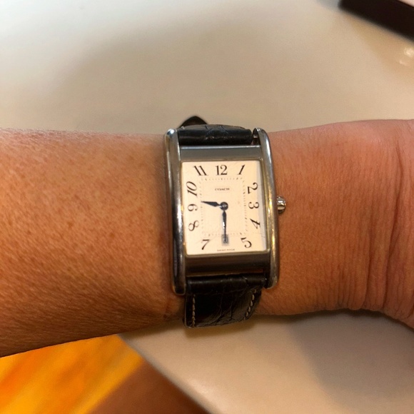Vinatge Coach Women's Watch W502B QUARTZ DATE w/ Blue  LEATHER STRAP - Picture 1 of 5